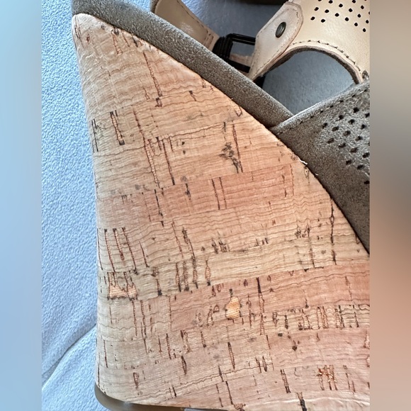 Guess - Olive Green - Wedge Heels - Size 8.5 - Picture 7 of 12